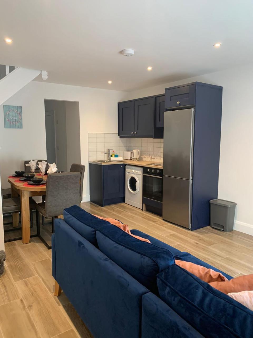 14 Eyre Square Lane — 4-Star Luxury Hotel in Gaillimh, Republic of Ireland