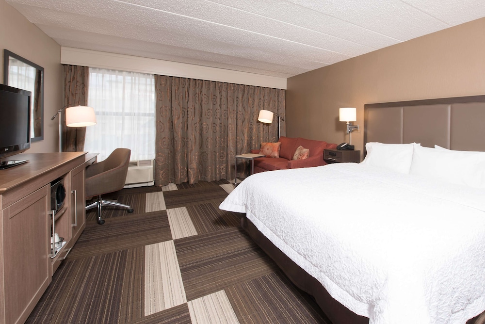 Hampton Inn Columbus Taylorsville Edinburgh - photo 10