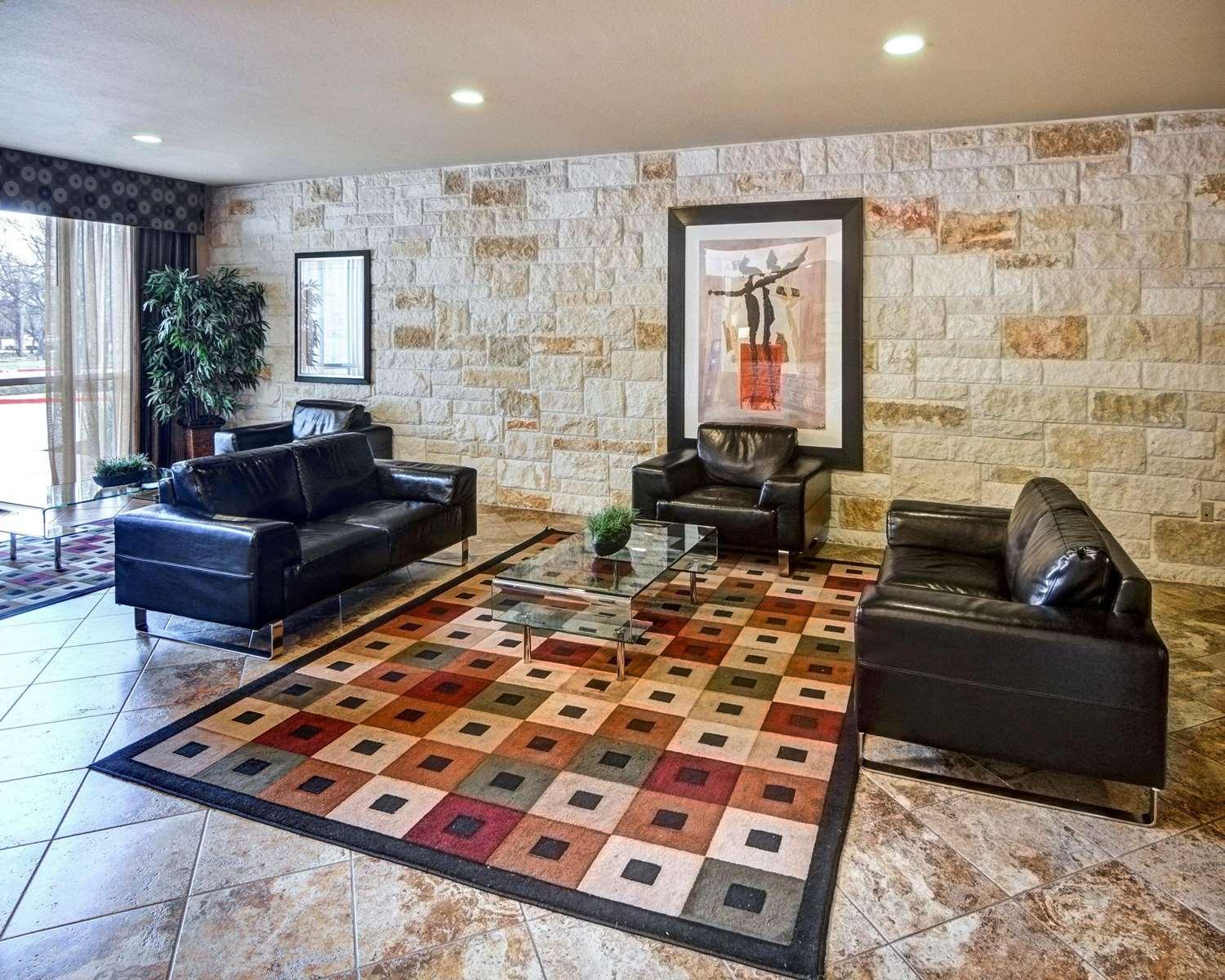 Comfort Suites Arlington - photo 16