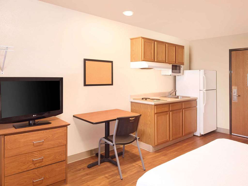 WoodSpring Suites Mobile - photo 10
