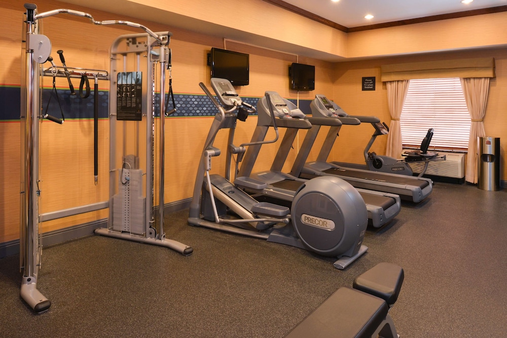 Hampton Inn & Suites Greenville - photo 42