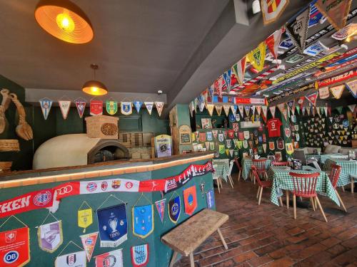 Albert Hotel in Rosu, Romania