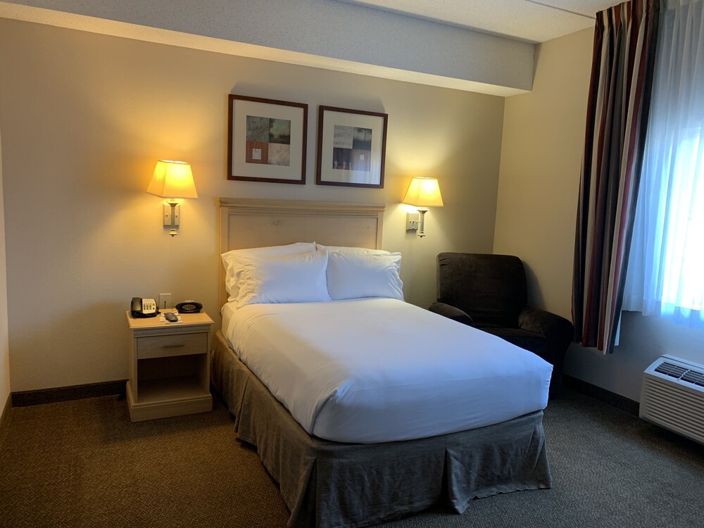 Candlewood Suites Wilson by IHG - photo 17