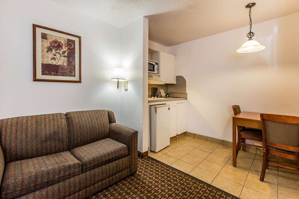 Suburban Extended Stay Abercorn - photo 22