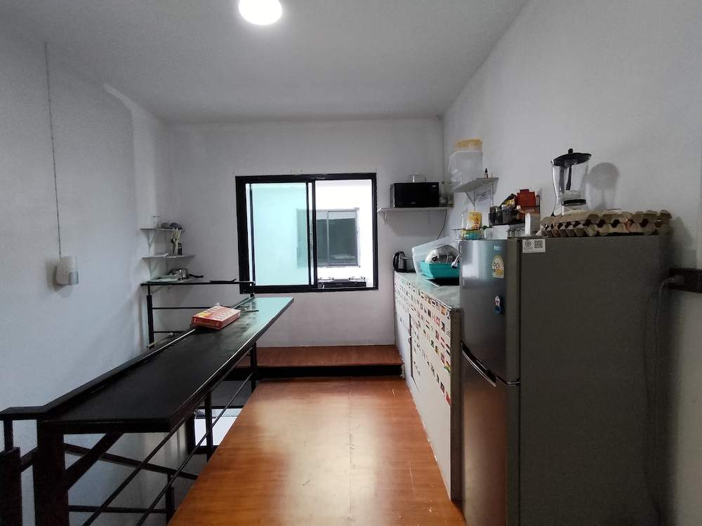 Den Nest Guest House Krabi — 4-Star Luxury Hotel in Krabi, Thailand