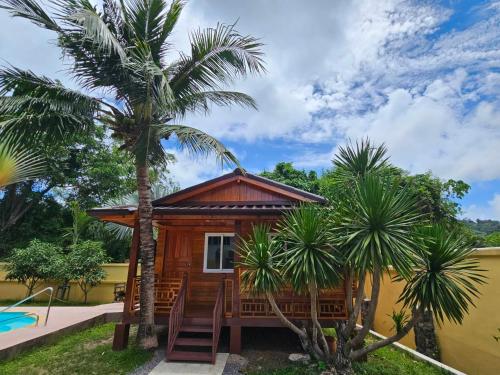 Tiny 1 2 - carbon neutral hotel in Rawai