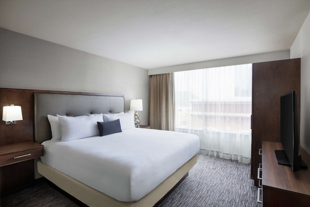 Embassy Suites by Hilton Fort Worth Downtown - photo 7