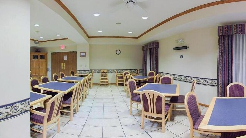 Abilene Inn & Suites - photo 22