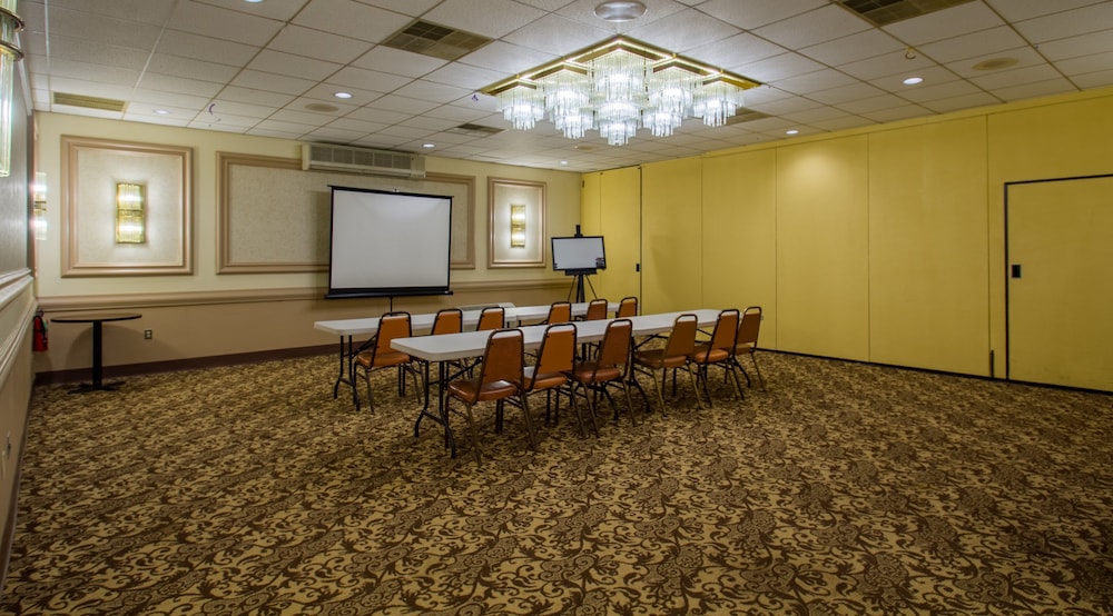 Red Roof Inn Batavia - photo 27