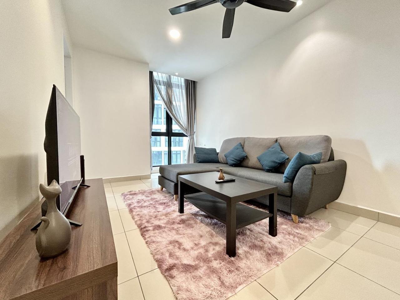 HD 1 8pax 2K1Q beds Ara Damansara near Subang Airport — 4-Star Luxury Hotel in Petaling Jaya, Malaysia