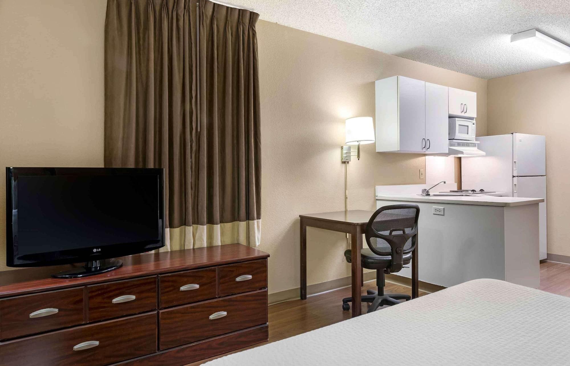 Extended Stay America Suites Los Angeles Long Beach Airport - photo 13