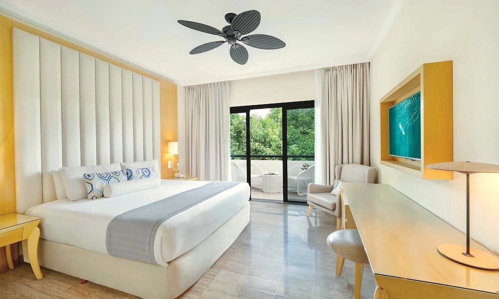 Grand Palladium Select White Sand Resort & Spa All Inclusive