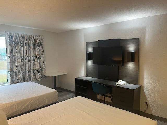 OYO Hotel Norcross GA West - photo 12