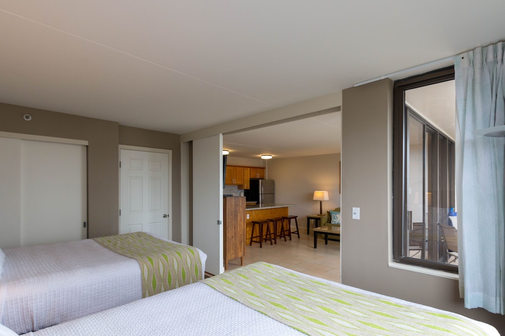 Waikiki Banyan High Level Condo with Private Lanai by Koko Resort Vacation Rentals - photo 13