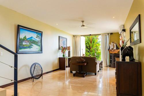 Unique panoramic view and Central location - last minute hotel in Unknown City