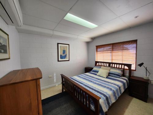 Central Comfy Holiday Unit — Cooktown — photo 2