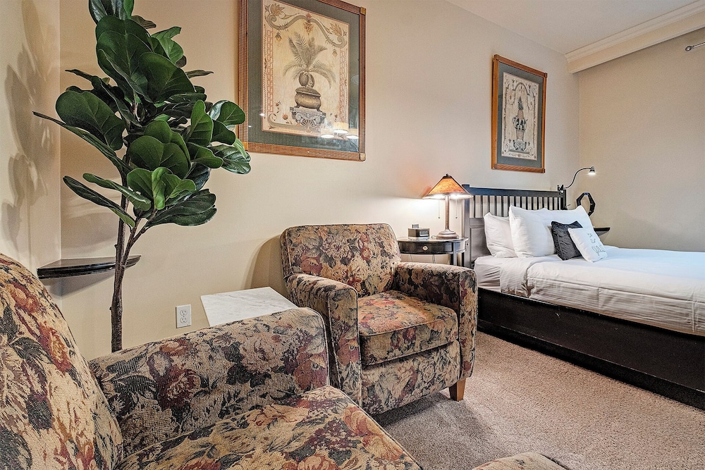 The Orenco Station Hotel - photo 81
