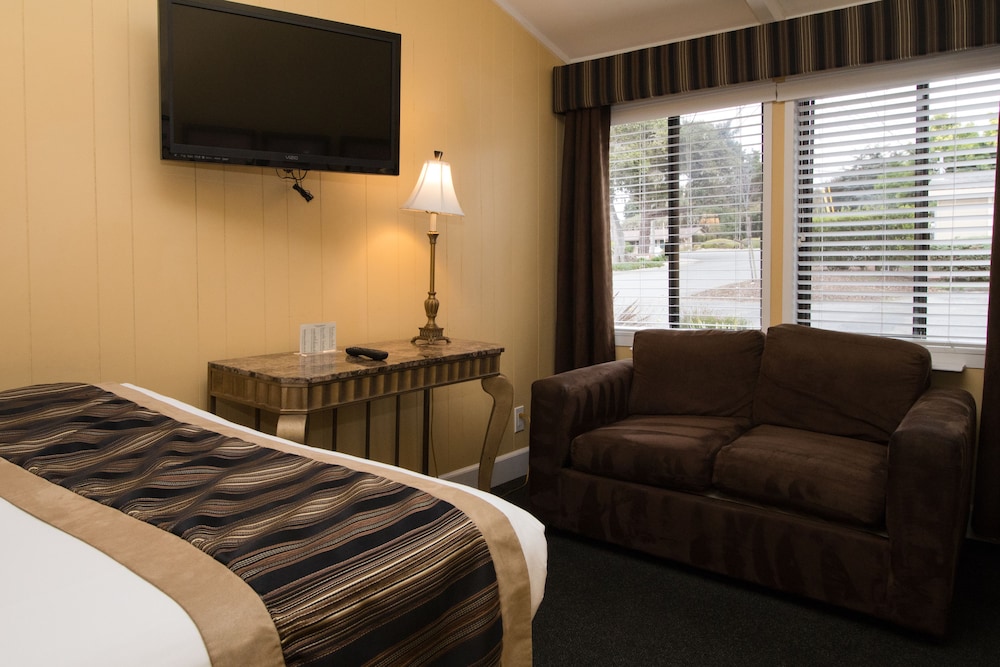 Monterey Peninsula Inn - photo 10