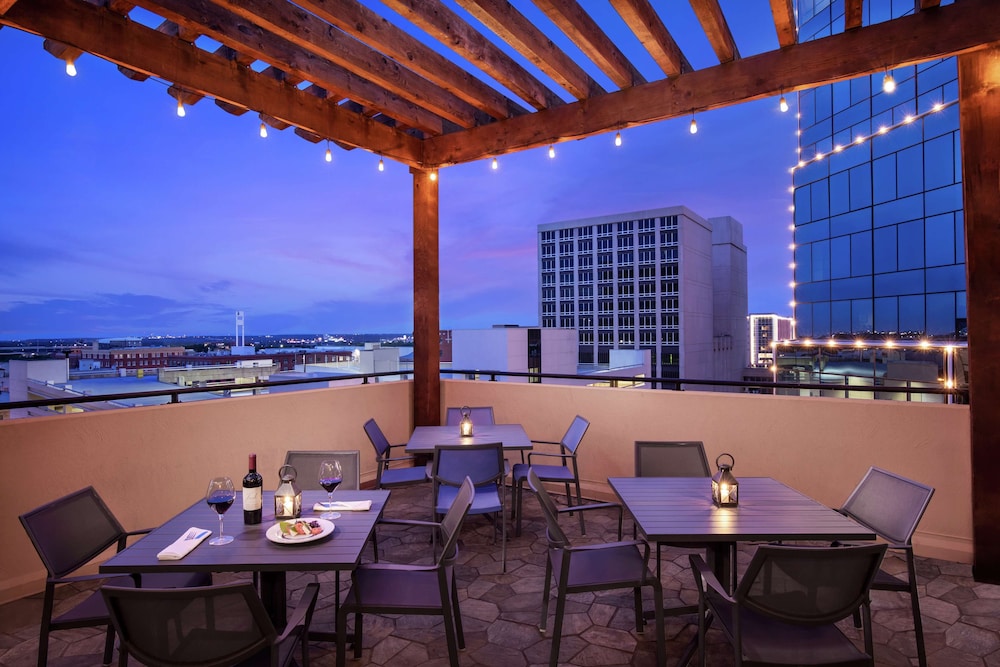 Embassy Suites by Hilton Fort Worth Downtown - photo 65