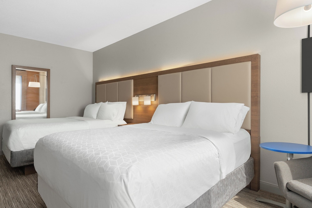 Holiday Inn Express Coralville by IHG - photo 14