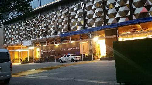 F 10C Parkside Villas — 4-Star Luxury Hotel in Manila, Philippines