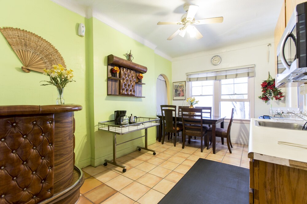 Hotel Del Flores - photo 25