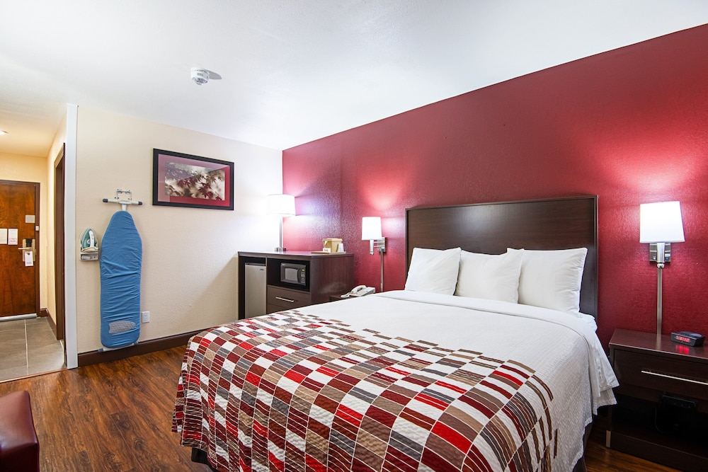 Red Roof Inn Cameron - photo 15