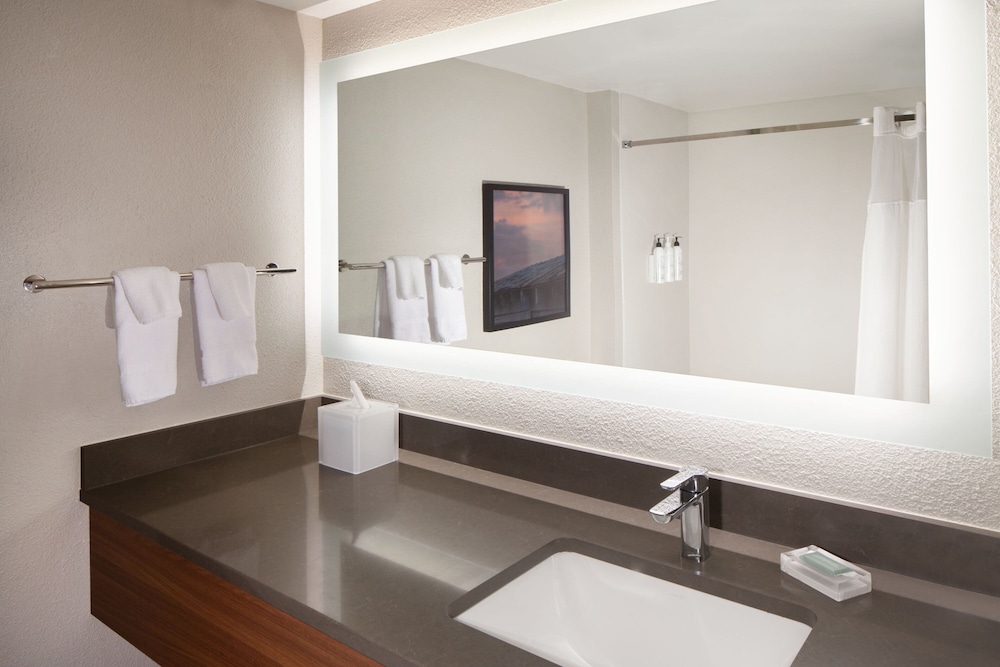 Fairfield Inn & Suites by Marriott Charleston - photo 19