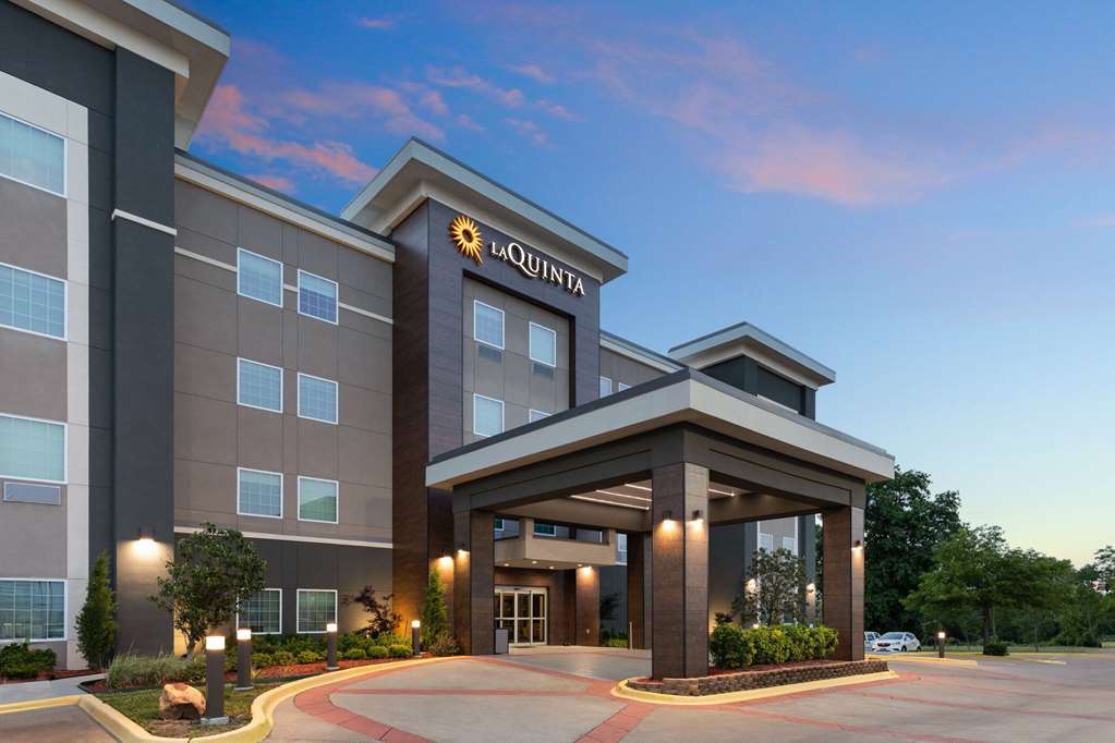 La Quinta Inn & Suites by Wyndham McAlester - photo 2
