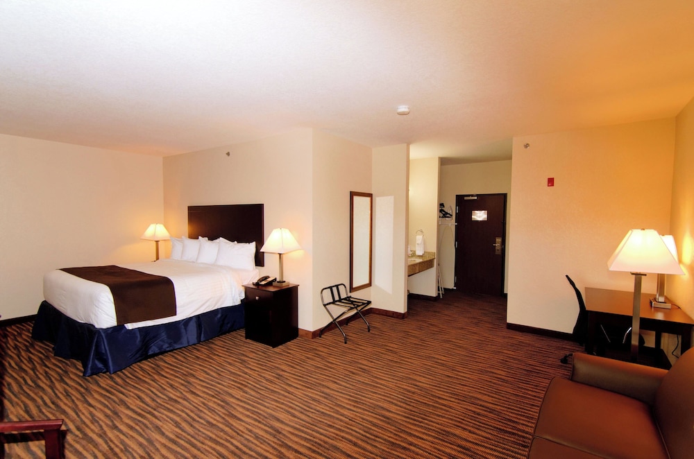 Cobblestone Inn & Suites Denison Oak Ridge - photo 38