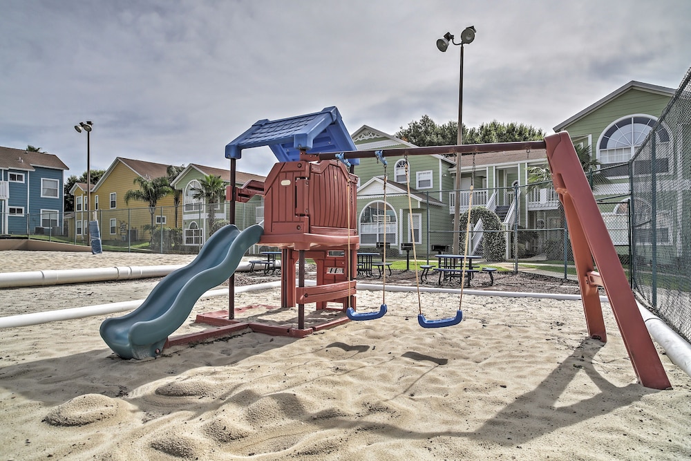 Close to Disney and Resort Perks Kissimmee Condo - photo 14