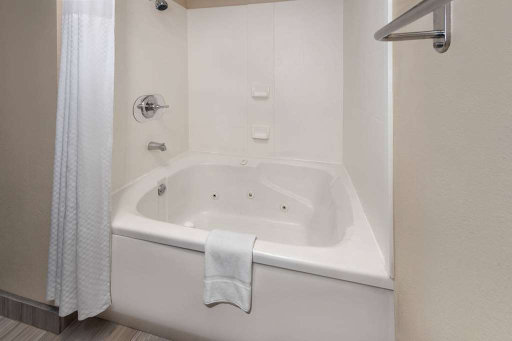 Super 8 by Wyndham Copley Akron - photo 9