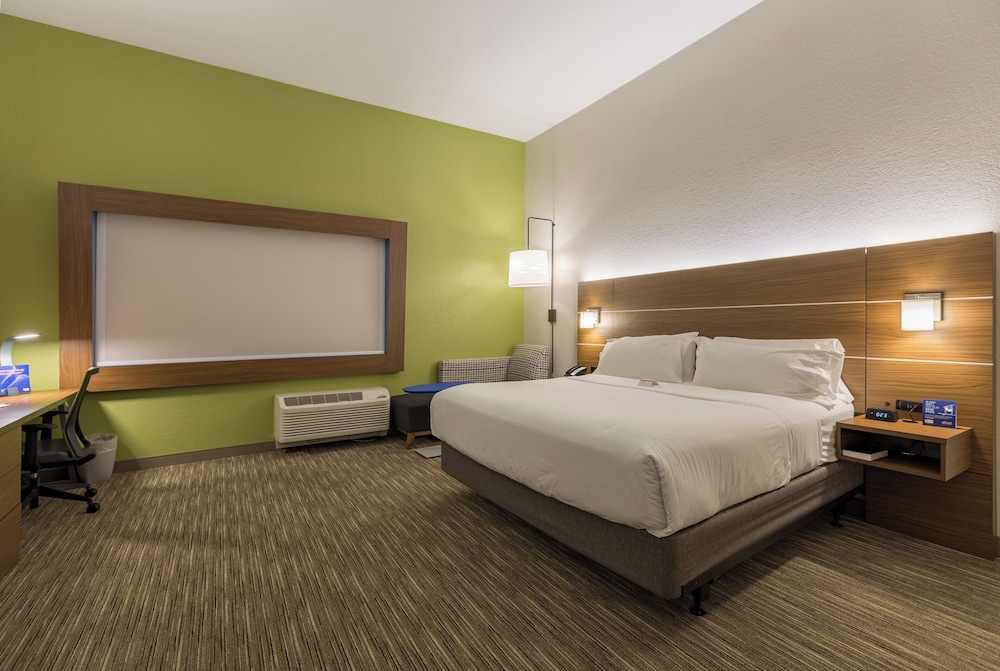 Holiday Inn Express and Suites San Marcos South by IHG - photo 17