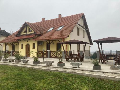 Bor Bazilika Vendégház — hotel in Tarcal
