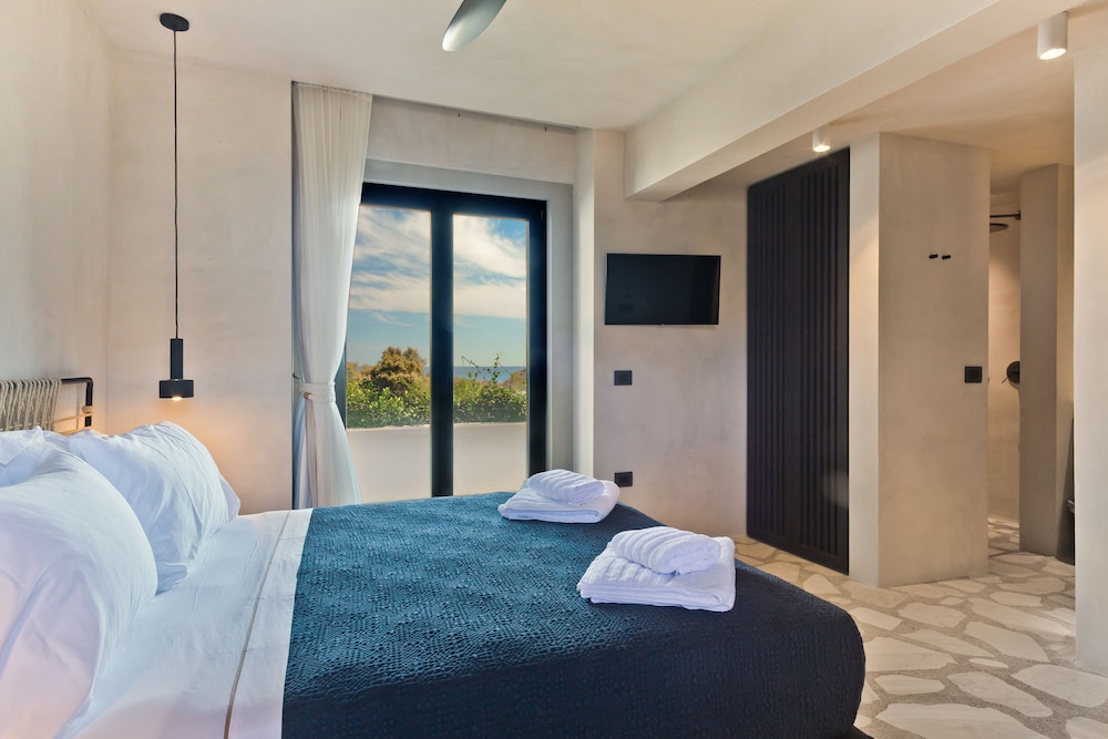 Almi Luxury Rooms — Karpathos — photo 5