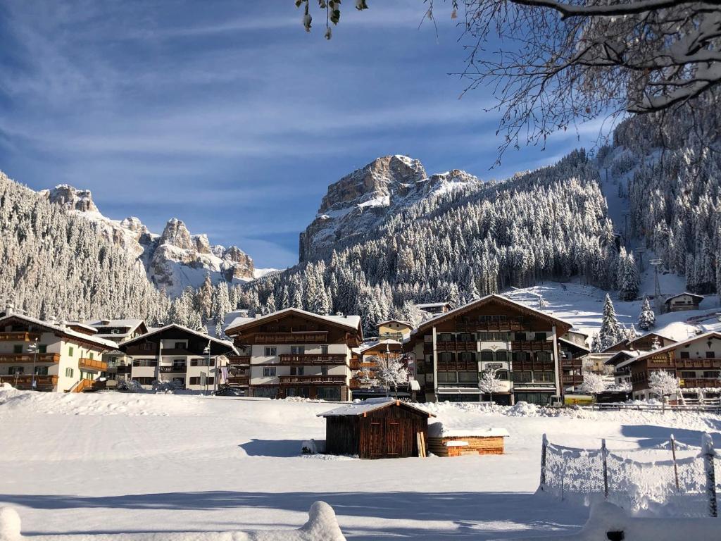 Albergo Pareda - last minute hotel in Canazei