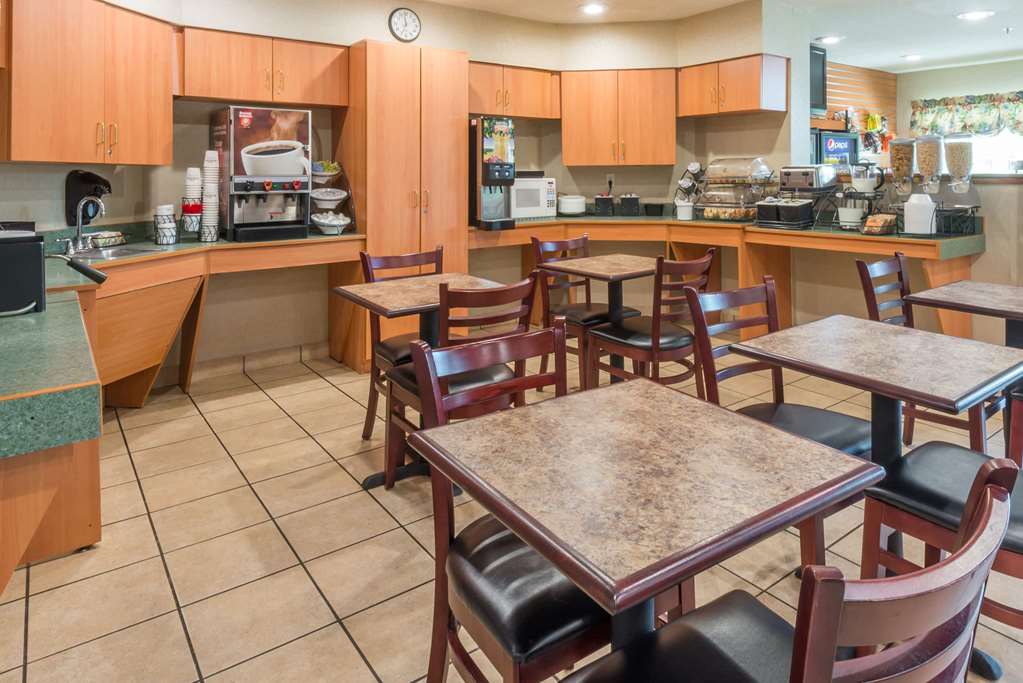 Microtel Inn & Suites by Wyndham Uncasville Casino Area - photo 15