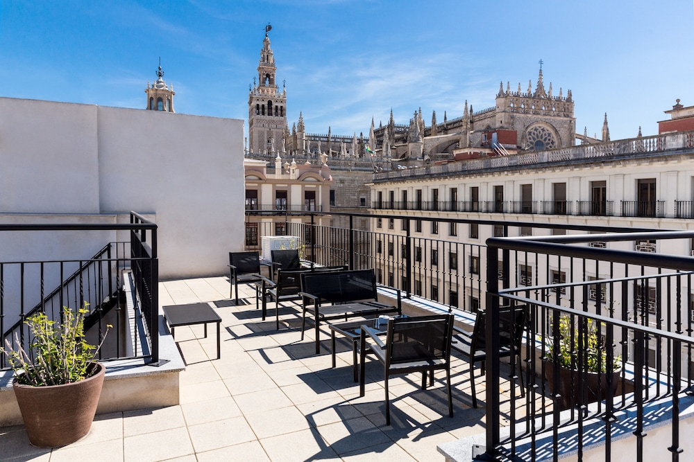 Welldone Cathedral Suites - last minute hotel in Sevilla