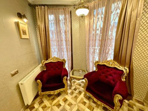 34 Silver Rooms