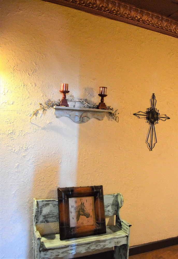 Holly Inn Suites - photo 23