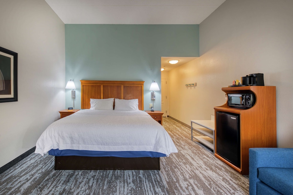 Hampton Inn Wilmington University Area Smith Creek Station - photo 34