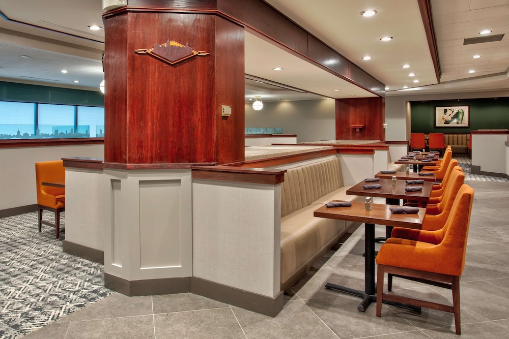 DoubleTree by Hilton Lansing - photo 33
