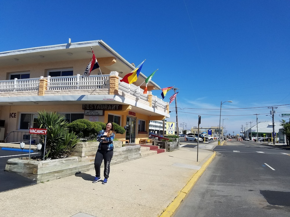 The Coral Sands Motel - photo 56