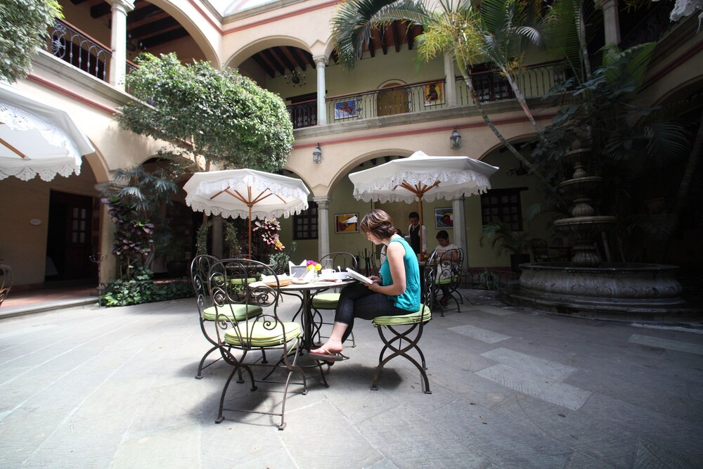 Food Court
