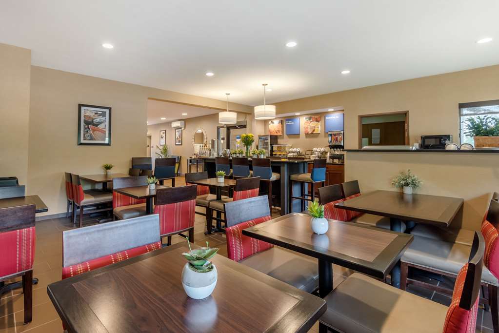 Comfort Inn Ellsworth Bar Harbor - photo 26