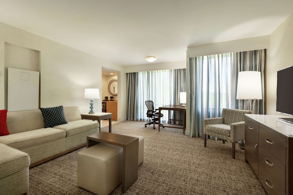 Embassy Suites by Hilton Philadelphia Valley Forge - photo 20