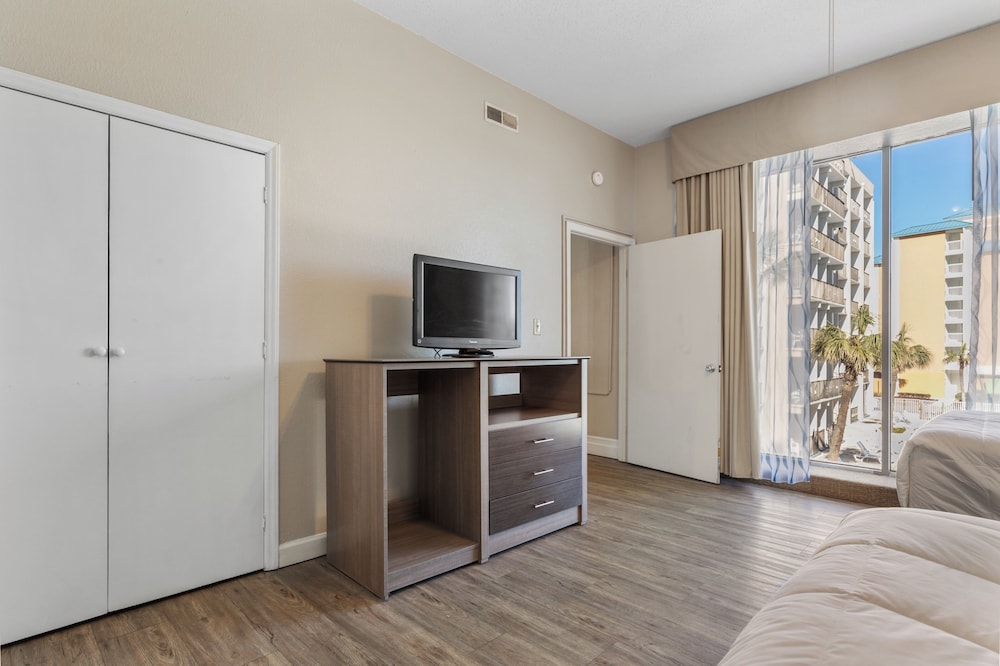 Ocean Crest Inn and Suites - photo 49