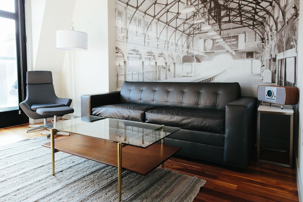 The Revolution Hotel - photo 40