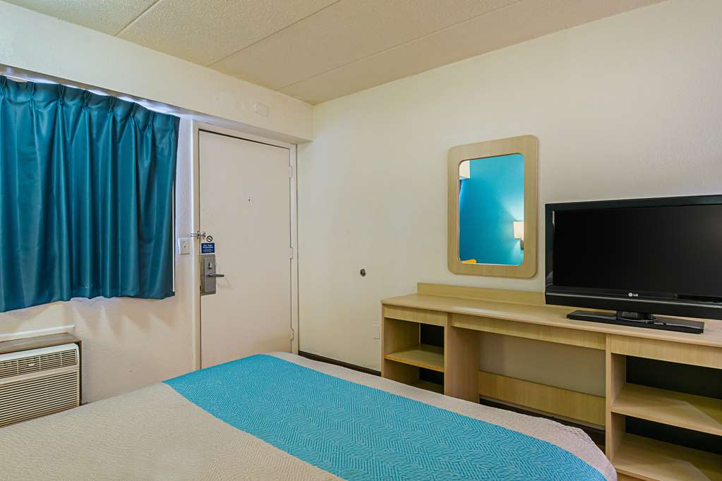 Motel 6 Knoxville TN North - photo 11