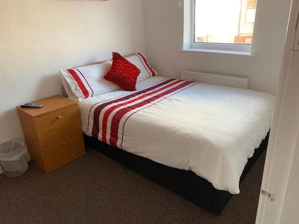 Starlight Self Service — hotel in Leigh